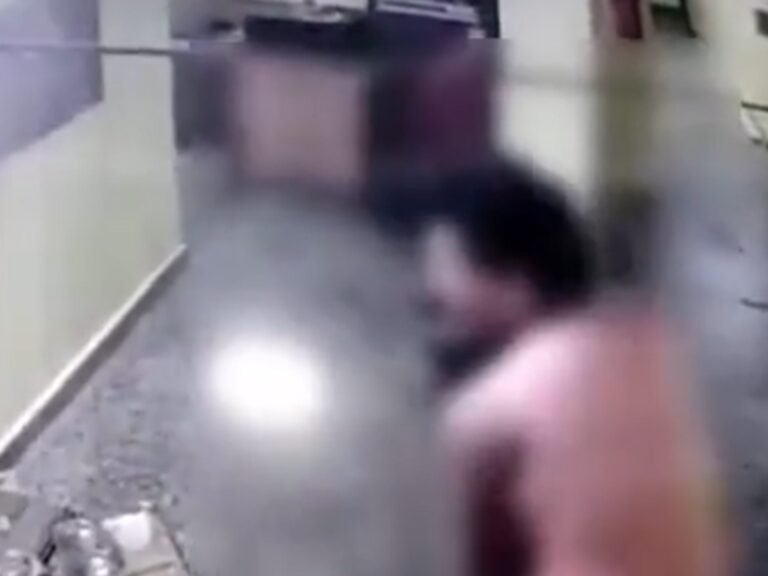 गर्ल्स हॉस्टल में अफरा-तफरी, सुरक्षा गार्डों ने बच्चियों से किया छेड़खानी, सामने चौका देने वाला सीसीटीवी वीडियो 
