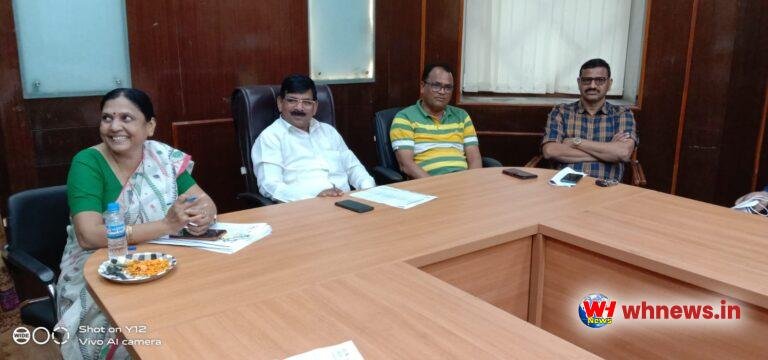 व्हिएतनाम येथील बौद्ध भंते व बौद्ध धम्म प्रचारकांच्या हस्ते 1200 बौद्ध मूर्तींचे वितरण