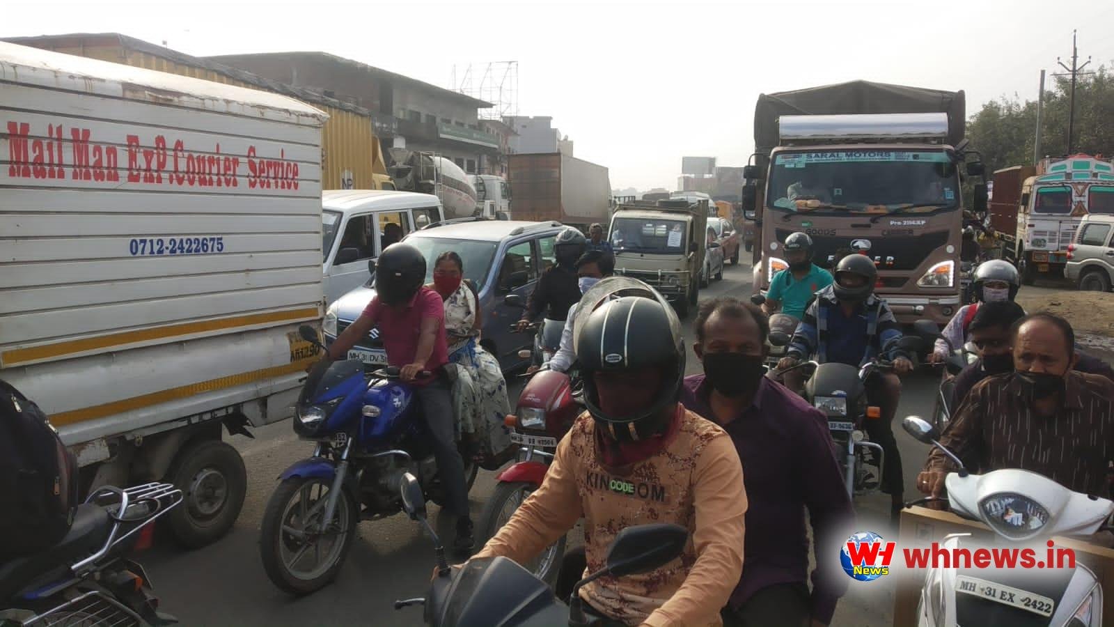 ट्रैफिक जाम में ‘वाड़ी’ की सांसें घुट रही हैं शहर में अवैध पार्किंग से लग रहा जाम उड़ानपूल का निर्माण शुरू, एमआईडीसी यातायात विभाग की लापरवाही