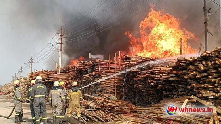 महाकुंभ बसाने वाले लल्लूजी के गोदाम में आग