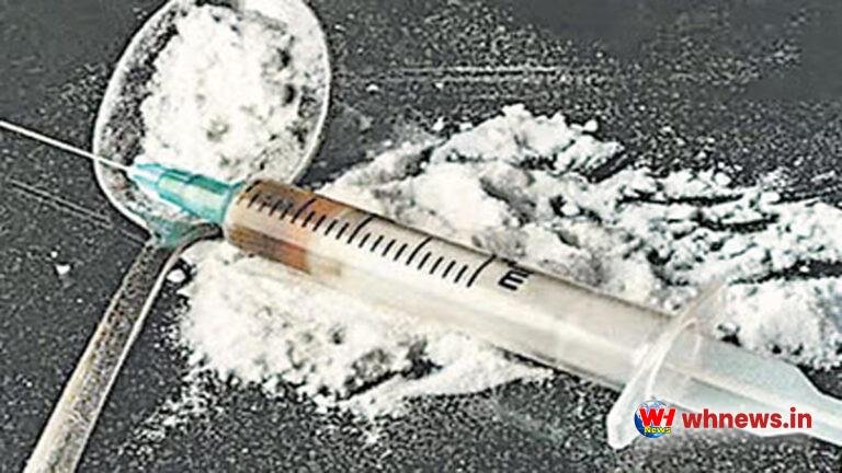 निजी कार से फैला रहे ड्रग्स का व्यापार