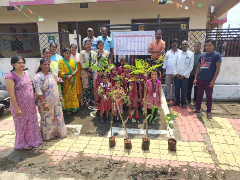 नागलवाडीत वृक्षारोपण व पत्रकार सत्कार कार्यक्रम उत्साहात 