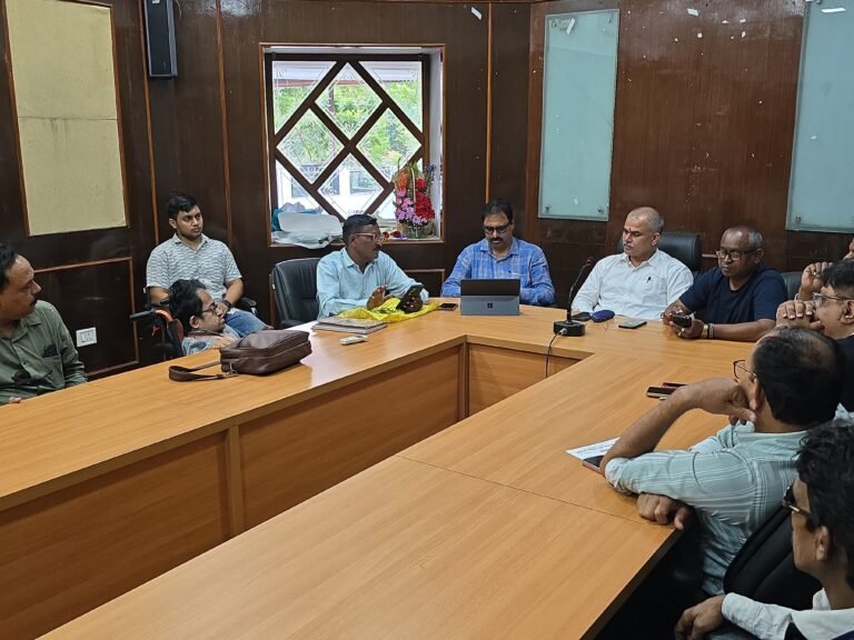 डिजिटल मीडिया न्यूज पोर्टल संघाची महत्वपूर्ण बैठक रविभवनात पार पडली. -जिल्हा माहिती अधिकारी विनोद रापतवार यांची उपस्थिती; डिजिटल पत्रकारांच्या मागण्या शासनापर्यंत पोहोचविण्याचा संकल्प.- नागपुरात डिजिटल मीडियाचे भव्य कार्यालय स्थापन.. लवकरच होईल उदघाटन